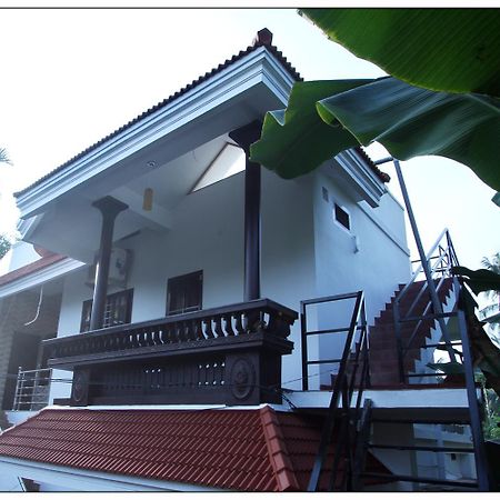Aaron'S Homestay Kochi ภายนอก รูปภาพ