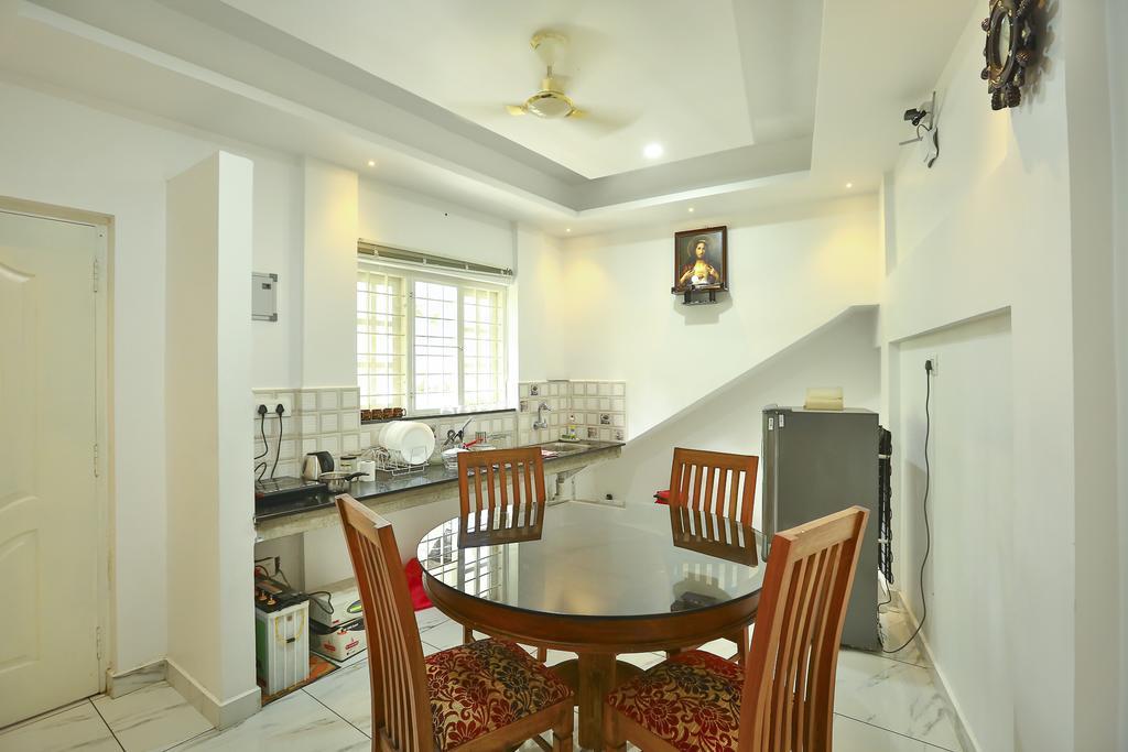 Aaron'S Homestay Kochi ภายนอก รูปภาพ