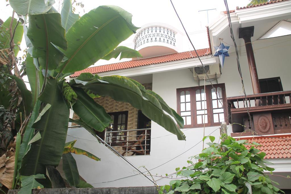 Aaron'S Homestay Kochi ภายนอก รูปภาพ