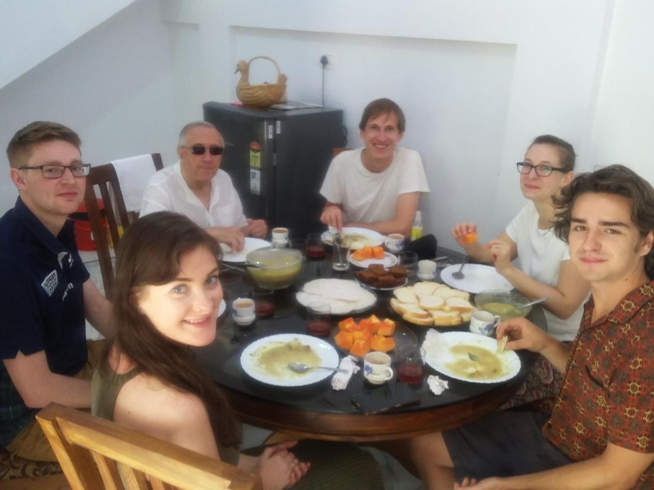 Aaron'S Homestay Kochi ภายนอก รูปภาพ