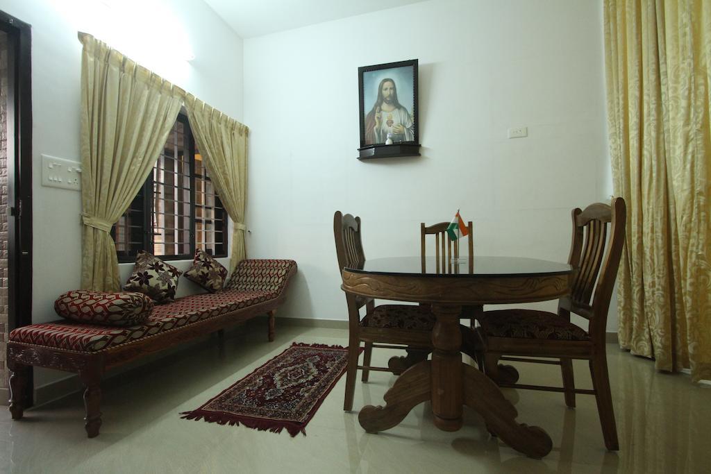 Aaron'S Homestay Kochi ภายนอก รูปภาพ